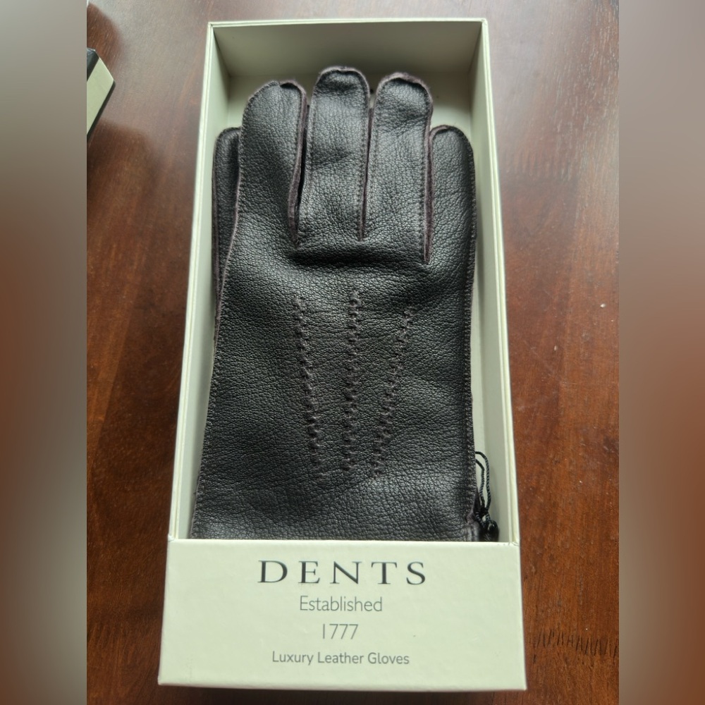 Men's hand-sewn, Three Point, Cashmere lined leather gloves by Dents. NWT sz L